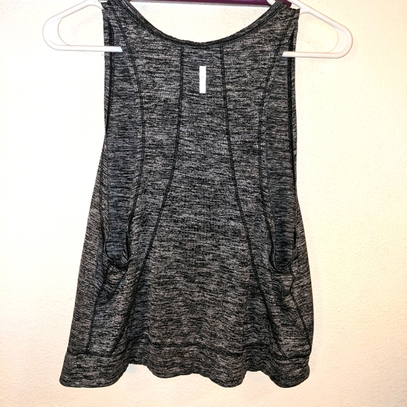 🍍RBX Athletic Crop Top🍍 - Picture 2 of 3